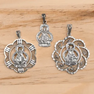 Medalla Virgen de la Cabeza silueta con varios cercos en plata de ley