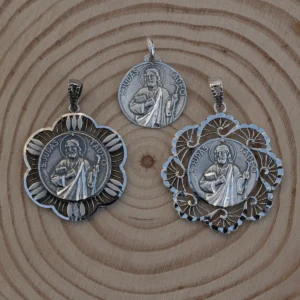 Medallas San Judas Tadeo Libro en plata de ley con forma redonda
