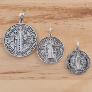 Medallas San Benito en plata de ley varios tamaños