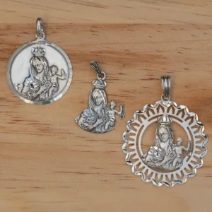 Medalla virgen del Carmen en plata de ley imagen.