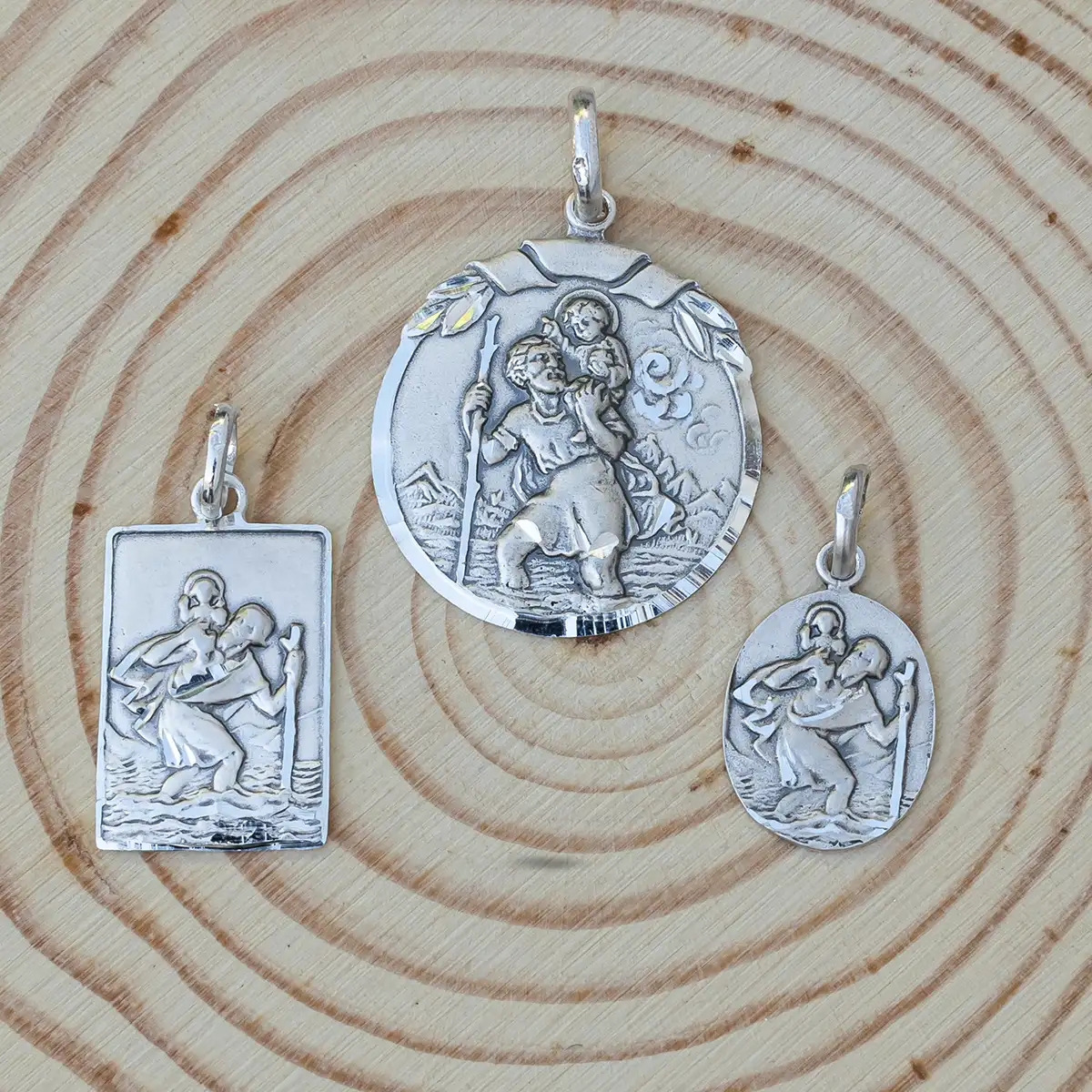 Medallas San Cristóbal varios modelos y tamaños en plata de ley