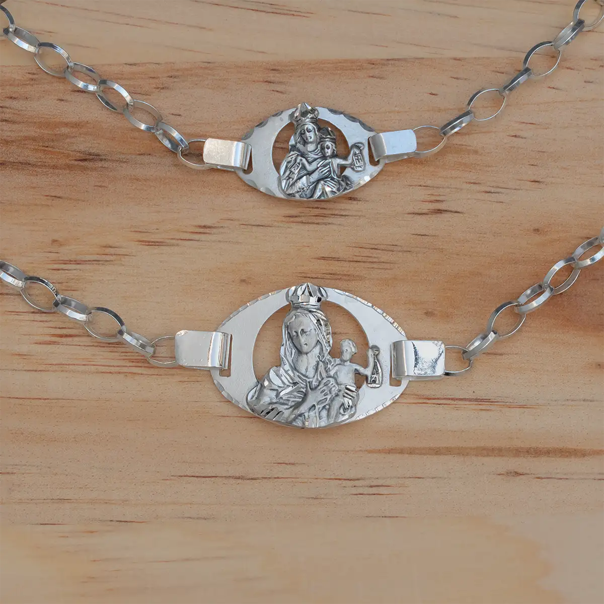Pulsera Virgen del Carmen en Plata de ley disponibles dos tamaños